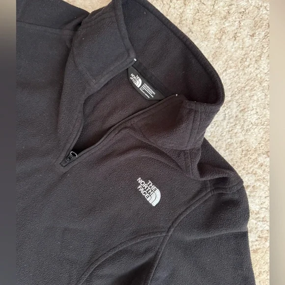 The North Face fleece quarter zip pullover in black size S - Picture 2 of 4